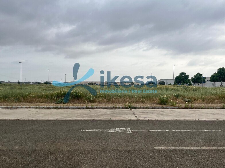 Terreno en Alcalá de Guadaíra, Sevilla en venta - Foto del edificio - Imagen 1 de 10