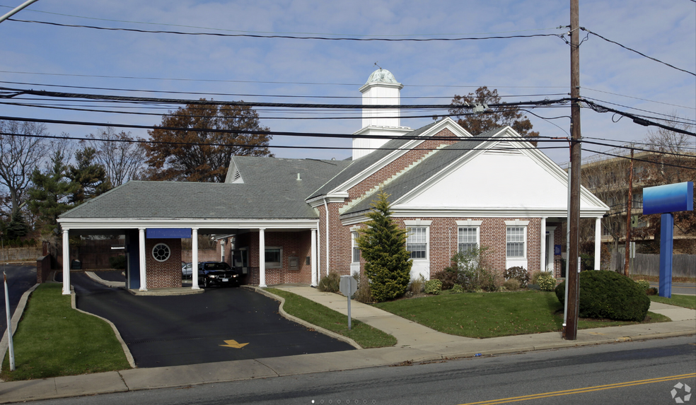 100 Sunnyside Blvd, Plainview, NY en venta - Foto principal - Imagen 1 de 6