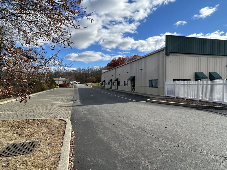 2985 Navajo Rd, Yorktown Heights, NY en alquiler - Foto del edificio - Imagen 3 de 16