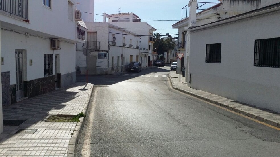 Local en Salobreña, Granada en venta - Foto del edificio - Imagen 3 de 11
