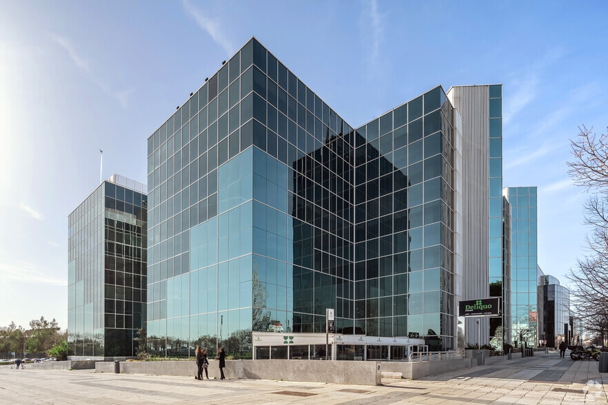 Avenida del Partenón, 16-18, Madrid, Madrid en alquiler - Foto del edificio - Imagen 2 de 24