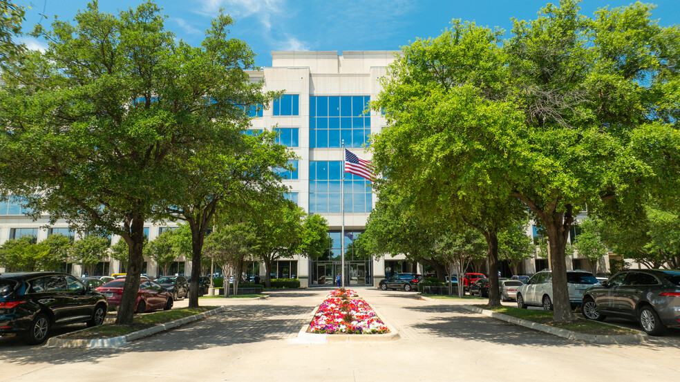 11511 Luna Rd, Dallas, TX en alquiler - Foto del edificio - Imagen 3 de 12