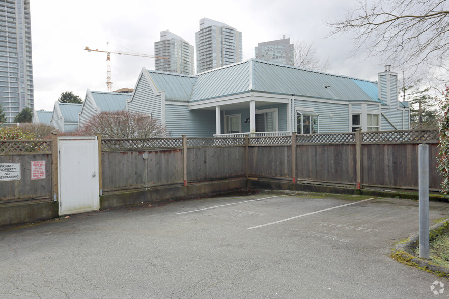 10050-10090 137 A St, Surrey, BC en venta - Foto del edificio - Imagen 2 de 5