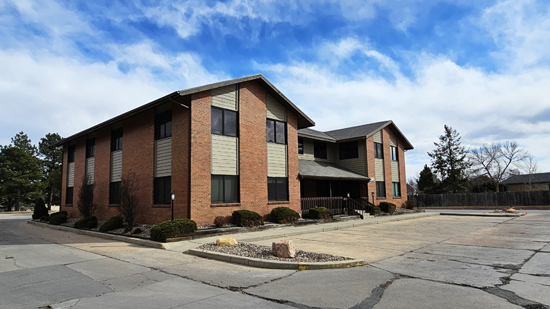 1867 Austin Bluffs Pky, Colorado Springs, CO en venta - Foto del edificio - Imagen 2 de 11