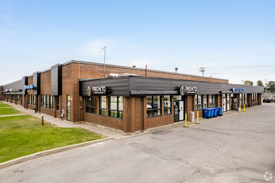 90A-90F Boul Brunswick, Dollard-des-Ormeaux, QC en alquiler - Foto principal - Imagen 1 de 5