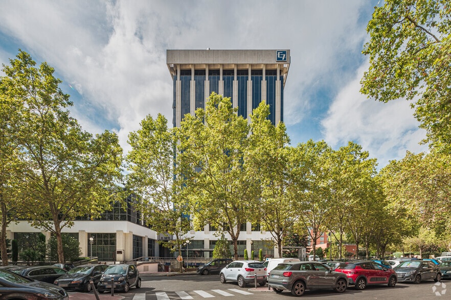 Calle Caleruega, 102-104, Madrid, Madrid en venta - Foto principal - Imagen 1 de 1