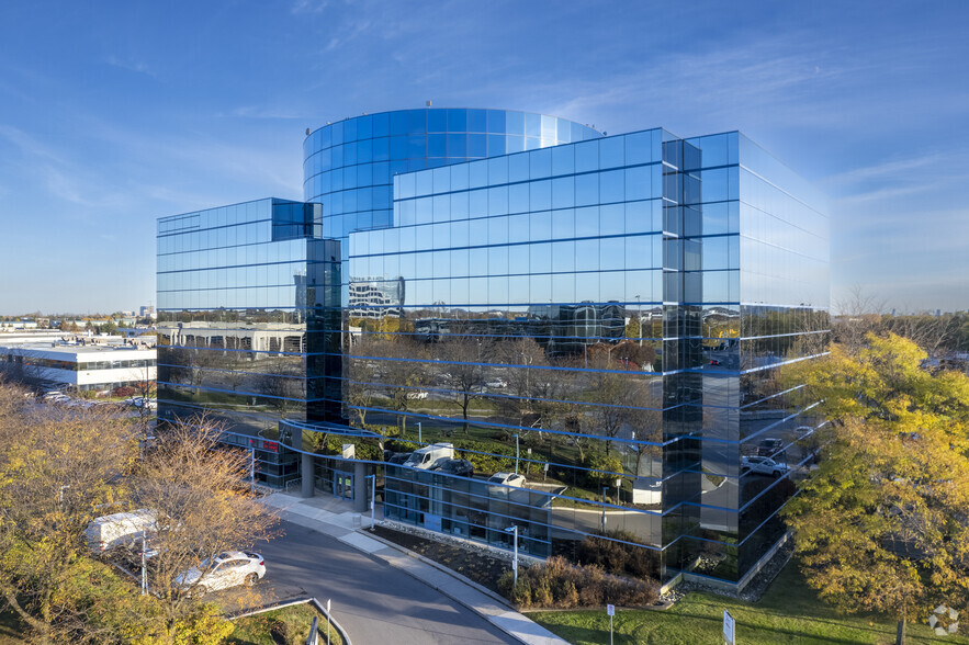 95 Mural St, Richmond Hill, ON en alquiler - Foto del edificio - Imagen 3 de 7