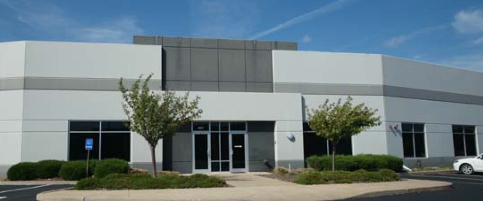 601-611 Trade Center Blvd, Chesterfield, MO en alquiler - Foto del edificio - Imagen 2 de 9