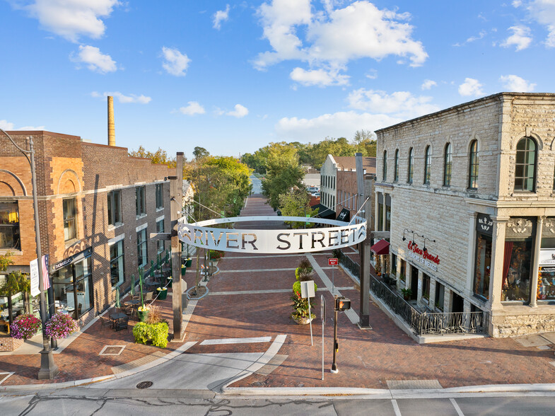 21 N River St, Batavia, IL en alquiler - Foto del edificio - Imagen 1 de 44