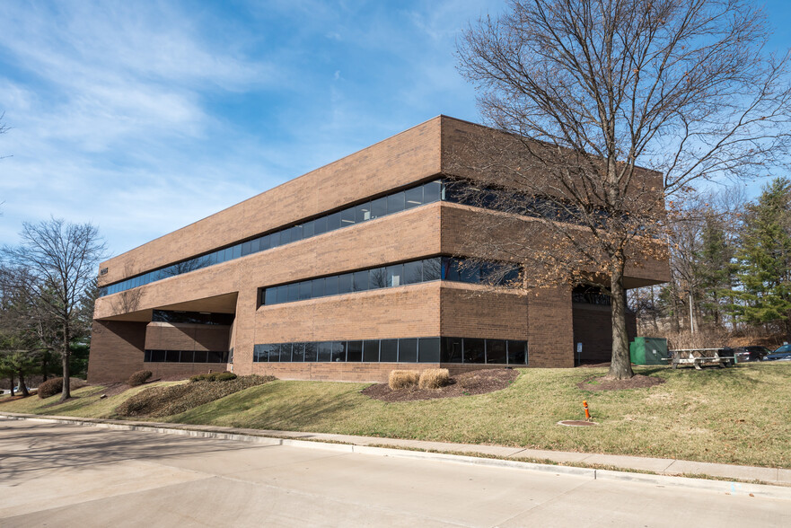 12125 Woodcrest Executive Dr, Creve Coeur, MO en alquiler - Foto del edificio - Imagen 1 de 12