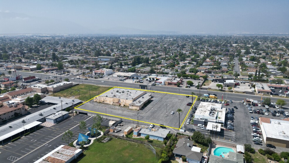 333 E Foothill Blvd, Rialto, CA en venta - Foto del edificio - Imagen 2 de 5