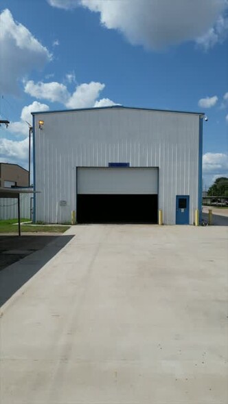 12602 Farm to Market 529 rd, Houston, TX en alquiler - Vídeo de anuncio comercial - Imagen 2 de 9