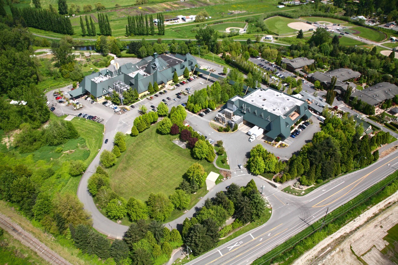 14400 NE 145th St, Woodinville, WA en alquiler Foto del edificio- Imagen 1 de 4