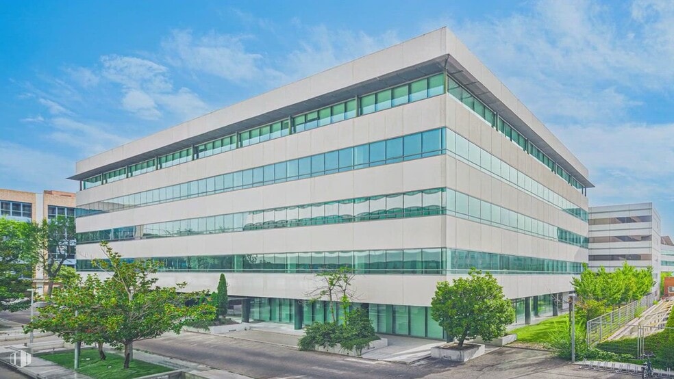 Calle Julián Camarillo, 4 C, Madrid, Madrid en alquiler - Vídeo de anuncio comercial - Imagen 2 de 18