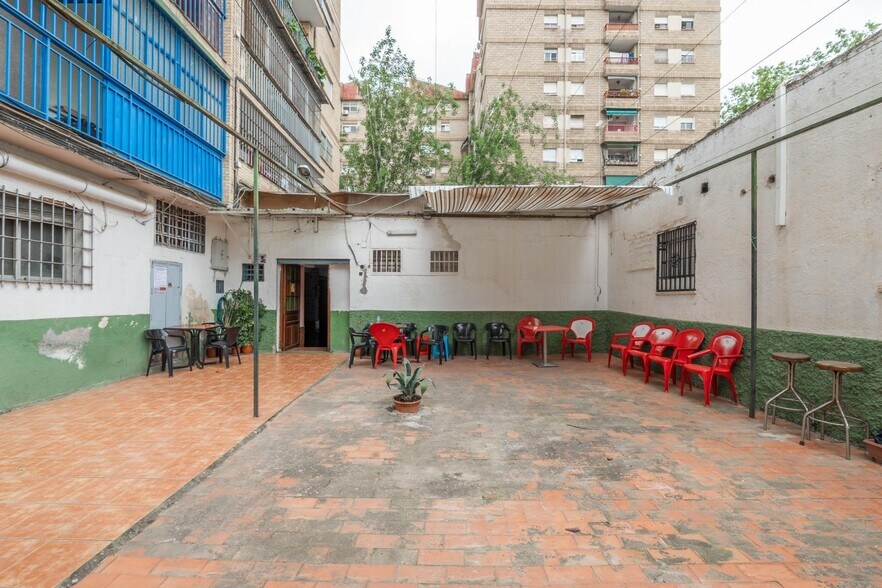 Local en Granada, Granada en venta - Foto del edificio - Imagen 2 de 26
