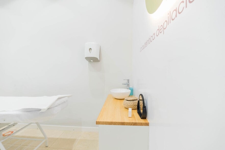 Local en Mijas, Málaga en venta - Foto del interior - Imagen 2 de 25