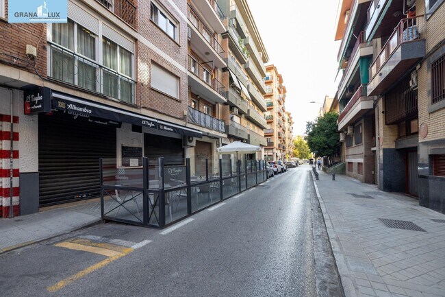 Más detalles de Calle del Marqués de Mondéjar, 13, Granada - Local en alquiler