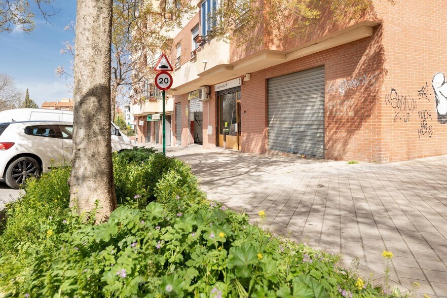 Calle Rosa Chacel, 2, Granada, Granada en venta - Foto del edificio - Imagen 3 de 15