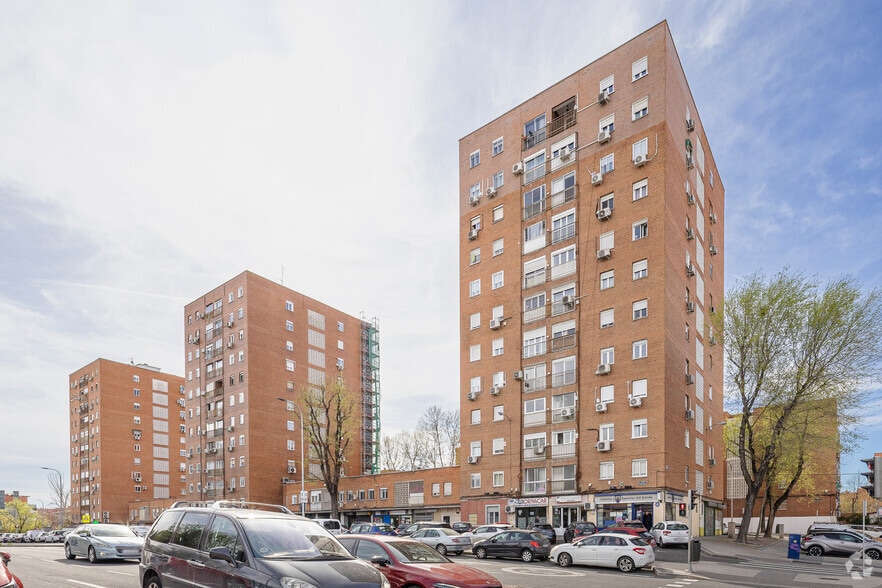 Calle Santa María Reina, 4, Madrid, Madrid en venta - Foto del edificio - Imagen 2 de 9