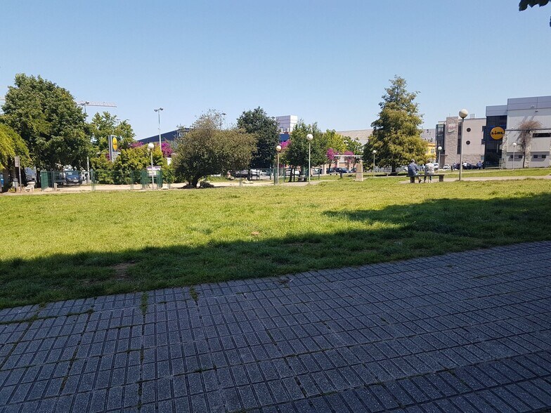 Local en Vigo en alquiler - Foto del edificio - Imagen 1 de 23