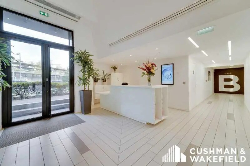 104 Avenue Albert 1Er, Rueil-Malmaison en alquiler - Vestíbulo - Imagen 3 de 8