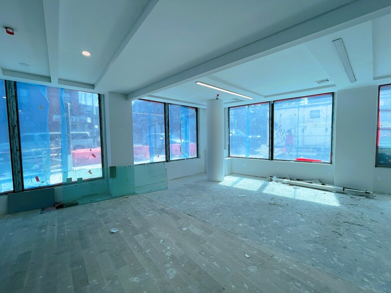 228 Berry St, Brooklyn, NY en alquiler - Foto del interior - Imagen 2 de 5