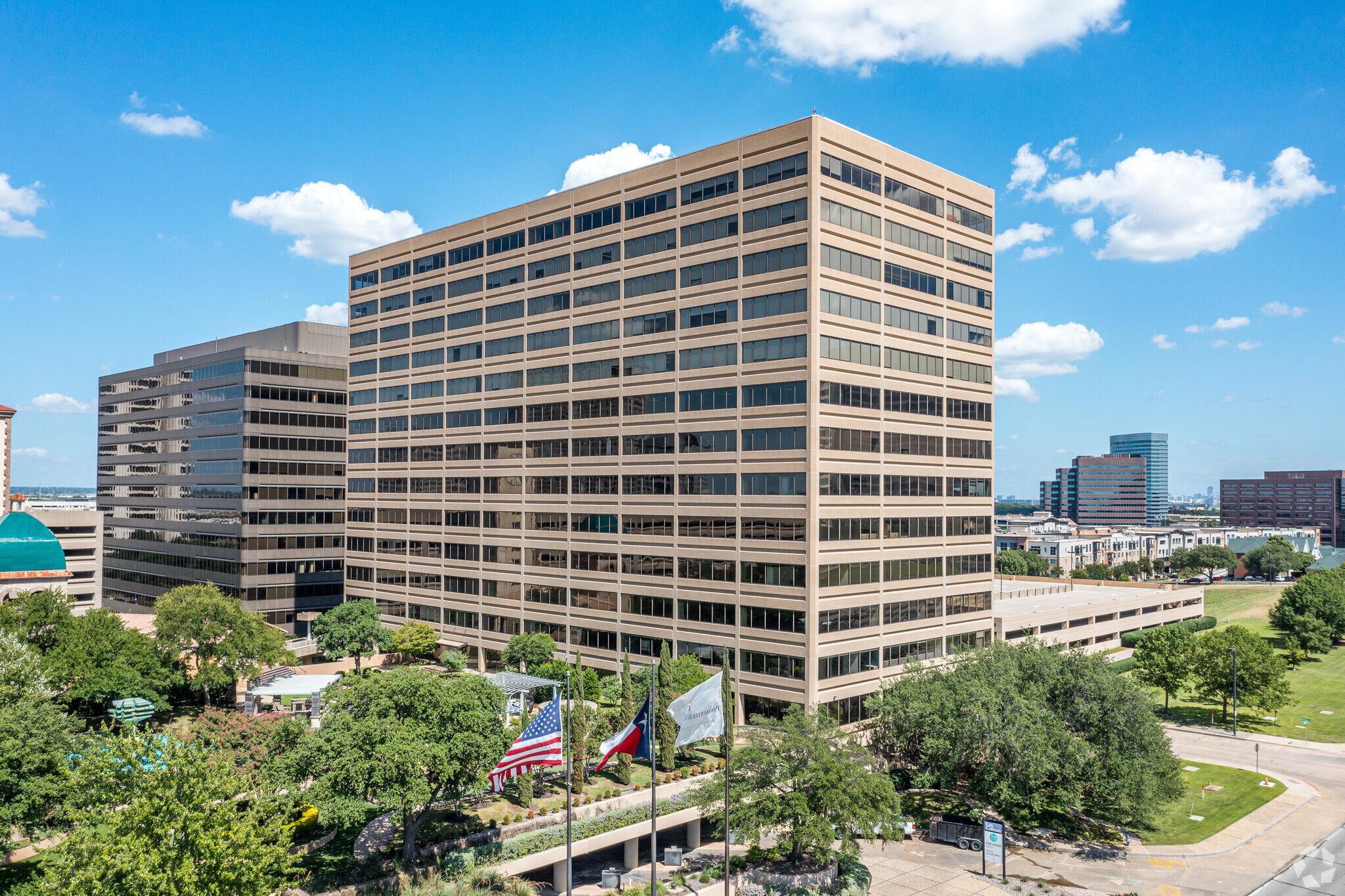 225 E John Carpenter Fwy, Irving, TX en alquiler Foto del edificio- Imagen 1 de 8