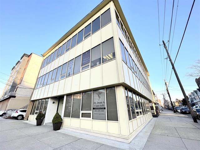 654 Avenue C, Bayonne, NJ en alquiler - Foto del edificio - Imagen 2 de 12