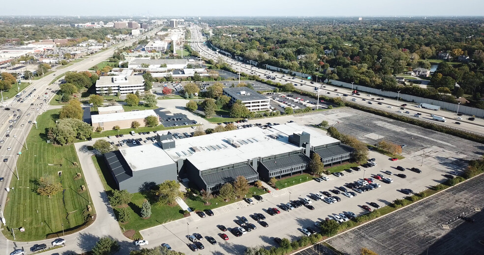 2625 Butterfield Rd, Oak Brook, IL en alquiler - Foto del edificio - Imagen 2 de 31