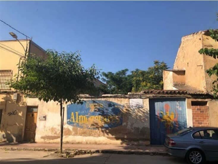 Calle de Mendizábal, Almansa, Albacete en venta - Foto del edificio - Imagen 2 de 3
