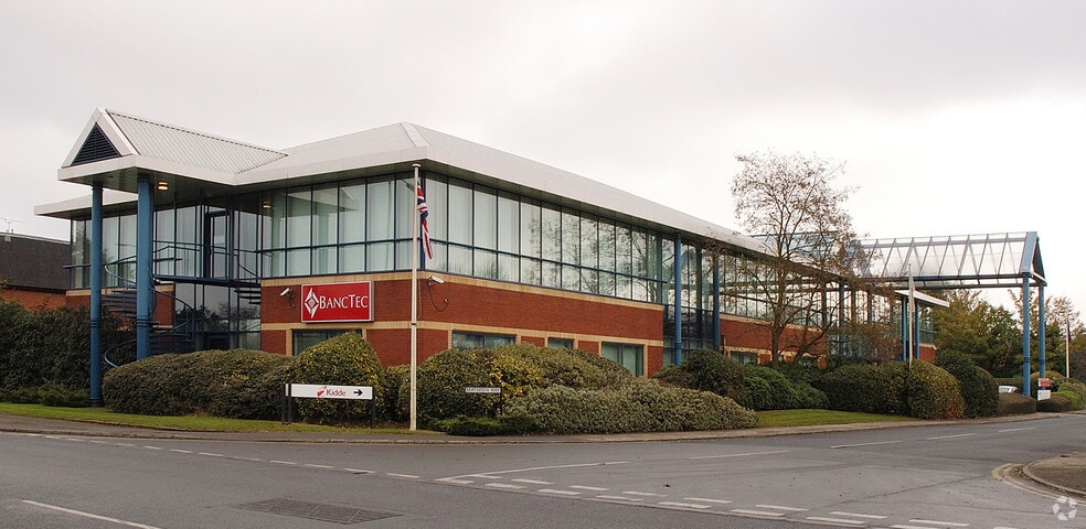 Mathisen Way, Slough en venta - Foto del edificio - Imagen 2 de 2