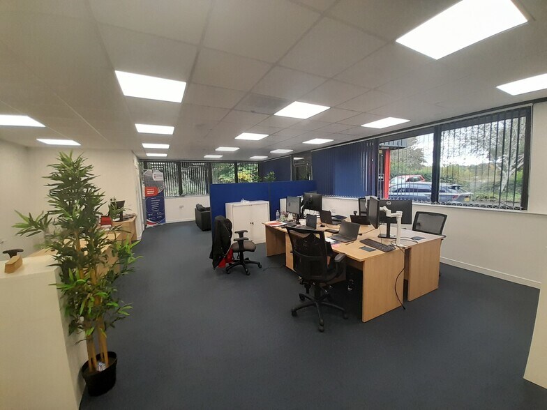 3a-3b Baird Rd, Livingston en alquiler - Foto del edificio - Imagen 3 de 5