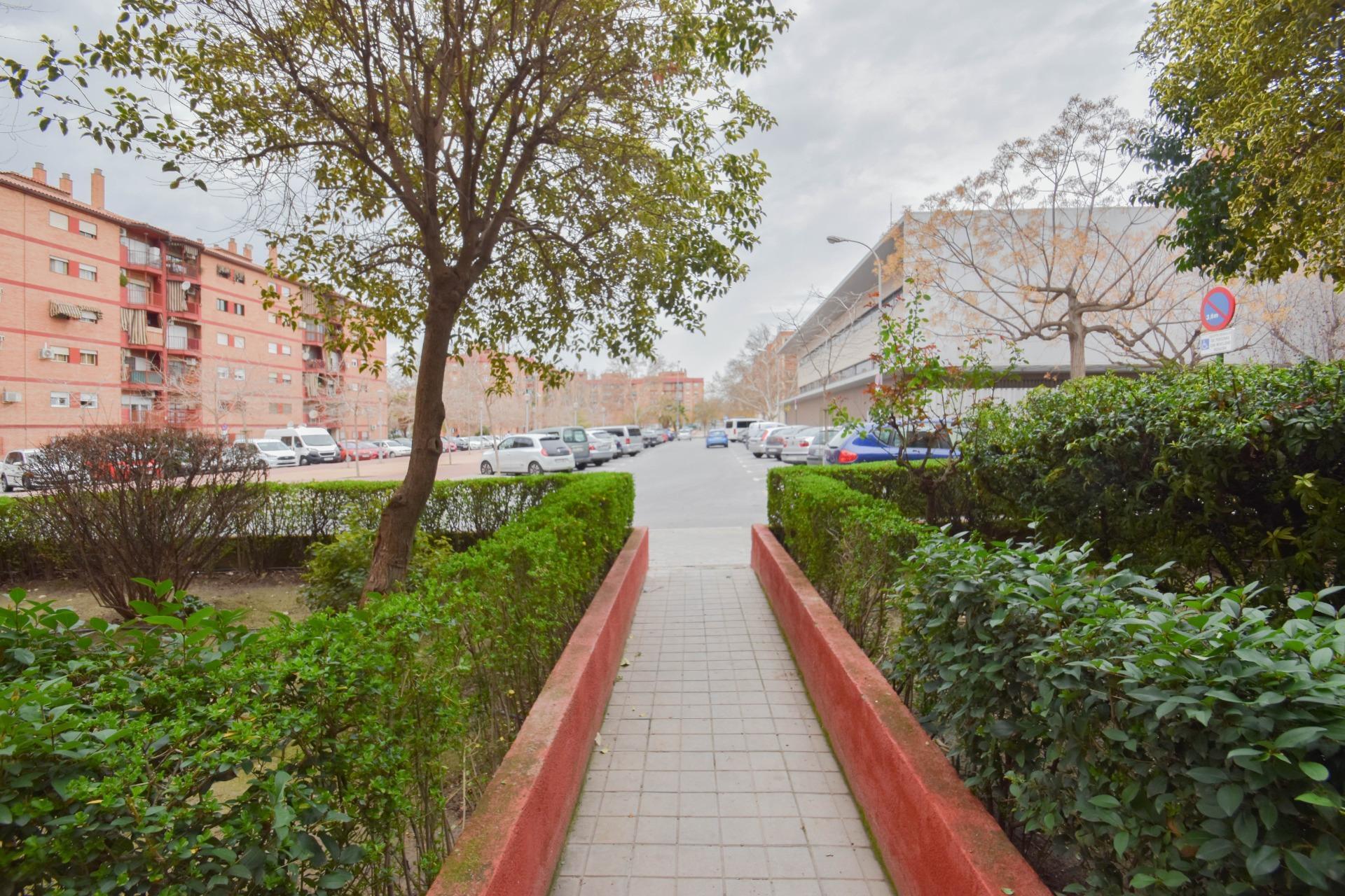 Plaza Poeta Garcilaso de la Vega, 6, Granada, Granada en venta Foto del edificio- Imagen 1 de 48