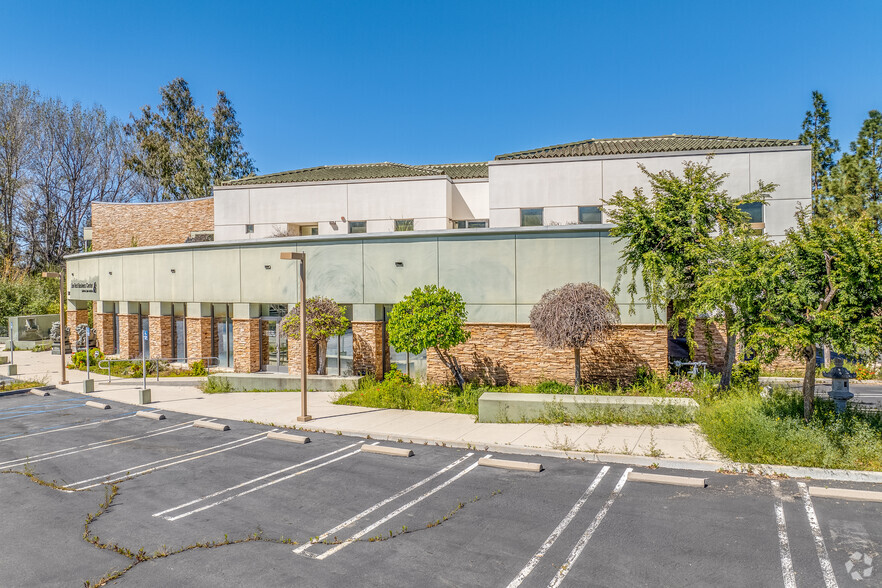 1001 Newbury Rd, Thousand Oaks, CA en venta - Foto del edificio - Imagen 1 de 28