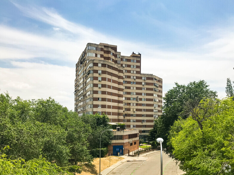 Calle De Federico Salmón, 8, Madrid, Madrid en alquiler - Foto del edificio - Imagen 2 de 2