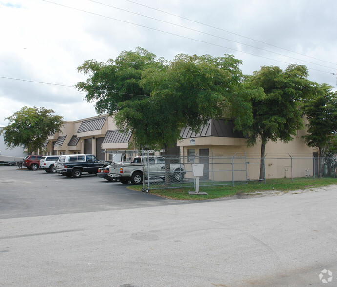 7024 SW 21st Pl, Davie, FL en alquiler - Foto principal - Imagen 1 de 4