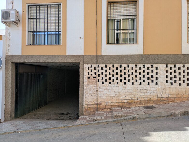 Calle Salgueros, Campillos, Málaga en venta - Foto del edificio - Imagen 3 de 6