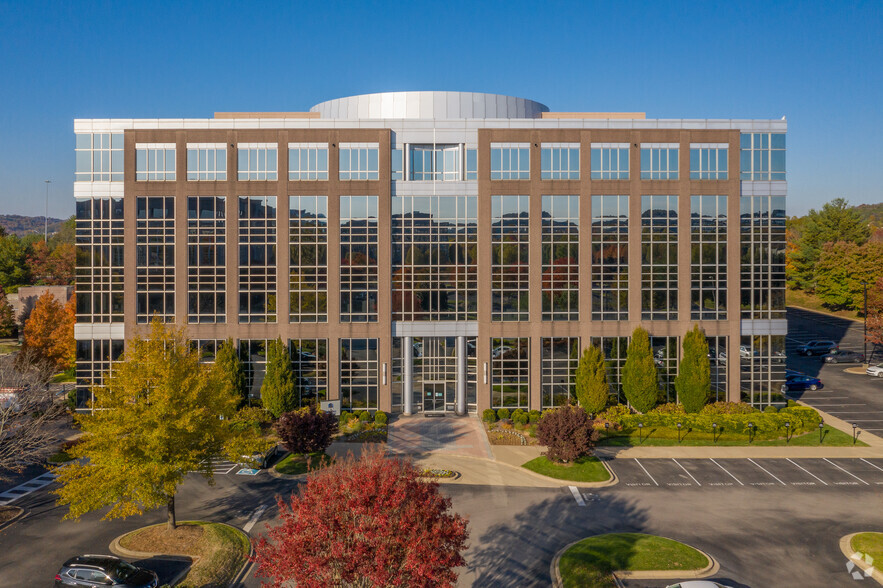 800 Crescent Centre Dr, Franklin, TN en alquiler - Foto del edificio - Imagen 2 de 19