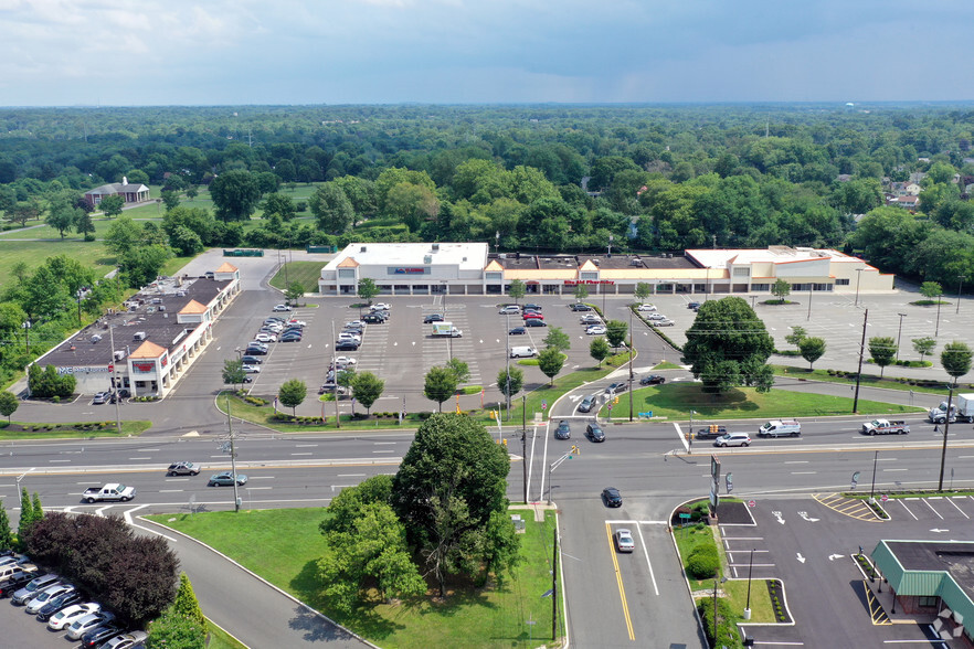 1210 Route 130 N, Cinnaminson, NJ en alquiler - Foto del edificio - Imagen 2 de 10