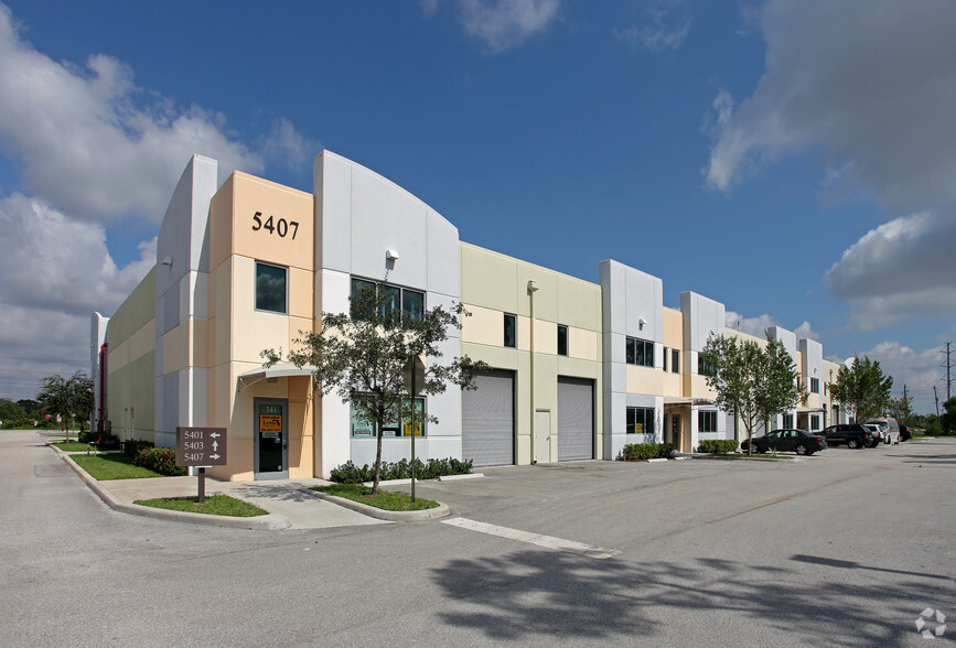 5401 N Haverhill Rd, West Palm Beach, FL en alquiler - Foto del edificio - Imagen 3 de 19