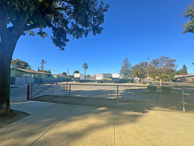 Prime Retail Corridor Opportunity cartera de 3 inmuebles en venta en LoopNet.es - Foto del edificio - Imagen 3 de 8