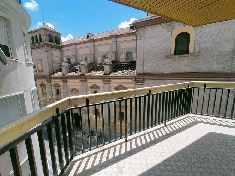 Oficina en Granada en alquiler - Foto del edificio - Imagen 3 de 27