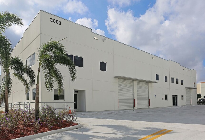 2000 NW 133rd Ave, Doral, FL en alquiler - Foto del edificio - Imagen 1 de 2