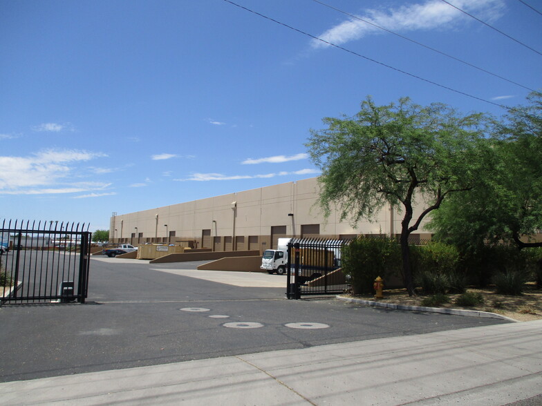 2255 W Desert Cove Ave, Phoenix, AZ en alquiler - Foto del edificio - Imagen 2 de 2