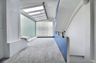Más detalles de 9 Rue De La Dhuis, Paris - Oficina en venta