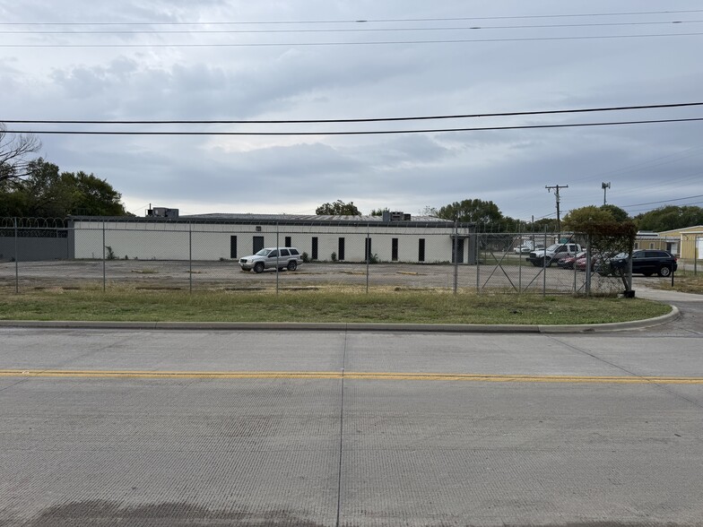 3136 Danieldale Rd, Lancaster, TX en alquiler - Foto del edificio - Imagen 3 de 3