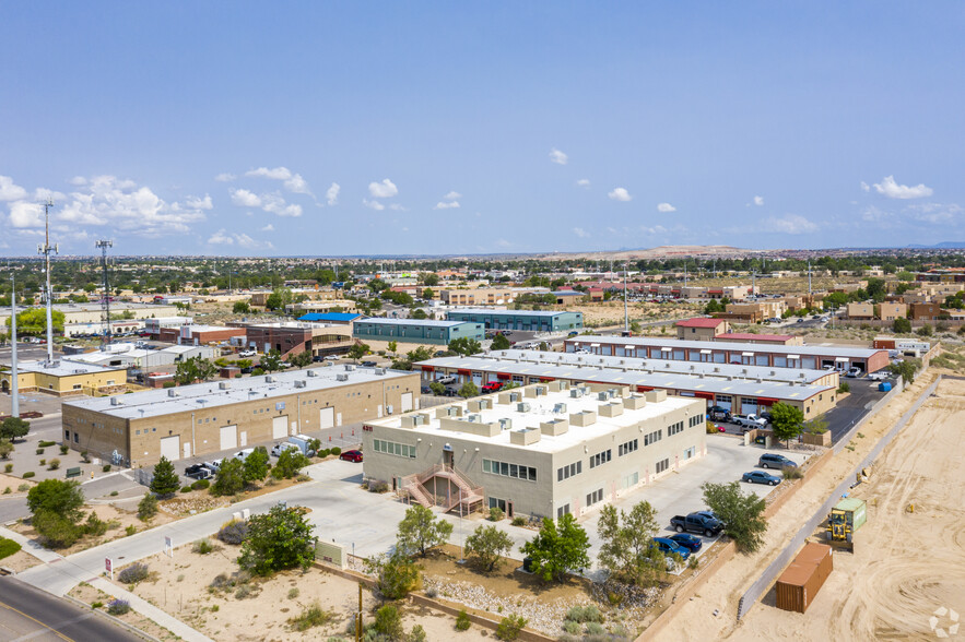 4311 Sara Rd SE, Albuquerque, NM en alquiler - Foto del edificio - Imagen 2 de 17