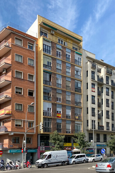 Edificios residenciales en Madrid, MAD en venta - Foto del edificio - Imagen 2 de 2