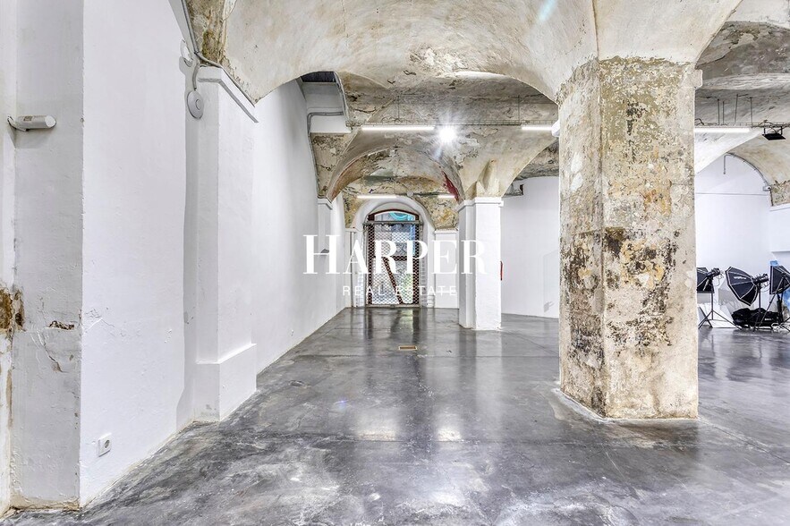 Edificio residencial en Barcelona, Barcelona en venta - Foto del interior - Imagen 1 de 1