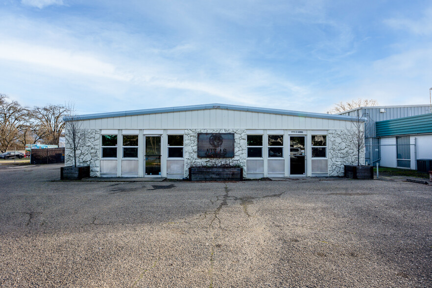 775 E Gobbi St, Ukiah, CA en alquiler - Foto del edificio - Imagen 3 de 7